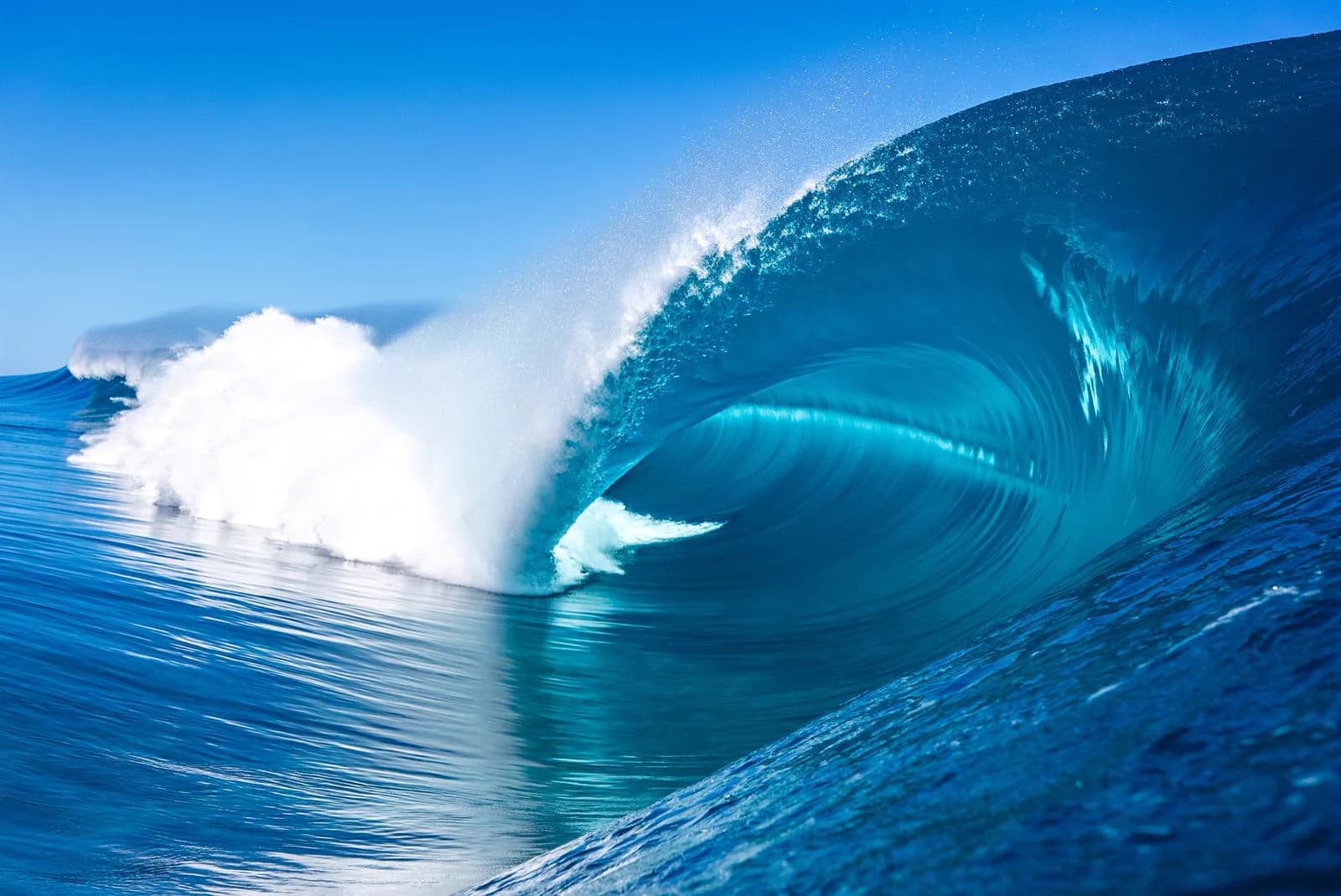 Vague de Teahupo'o spot de surf Tahiti